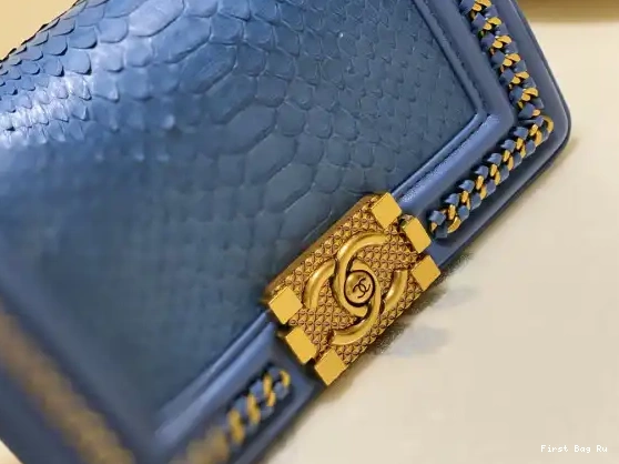 First Bag Ru BOY CHANEL BAG 20CM 0504